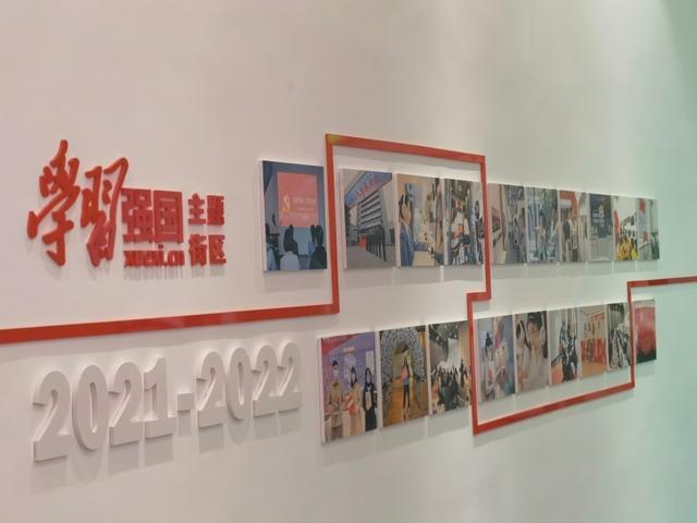 吃星星的恐龙男孩